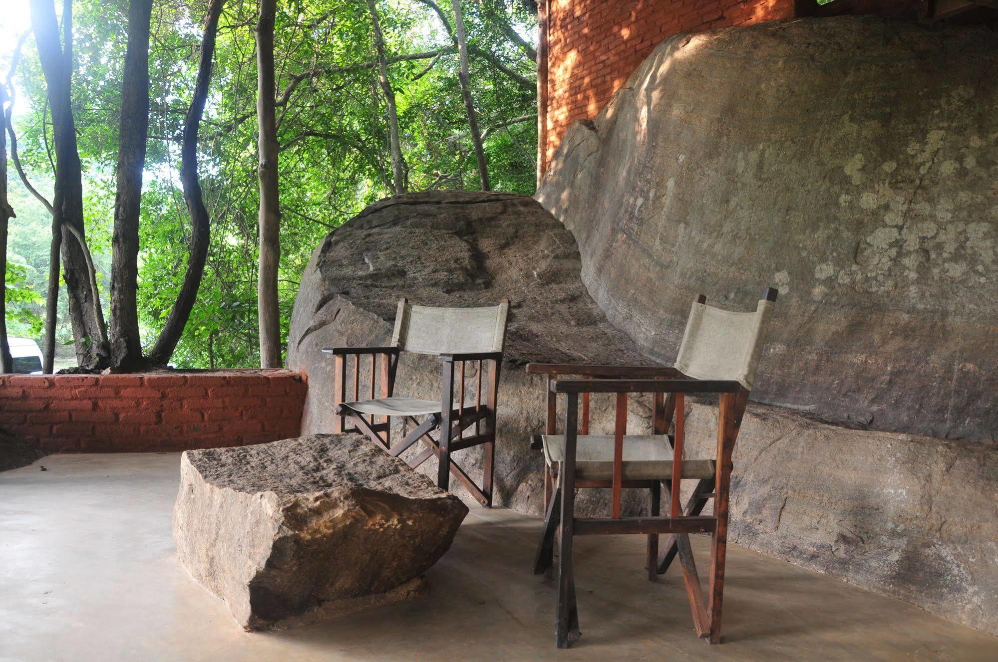 Back Of Beyond - Wild Haven Villa Sigiriya Exterior photo