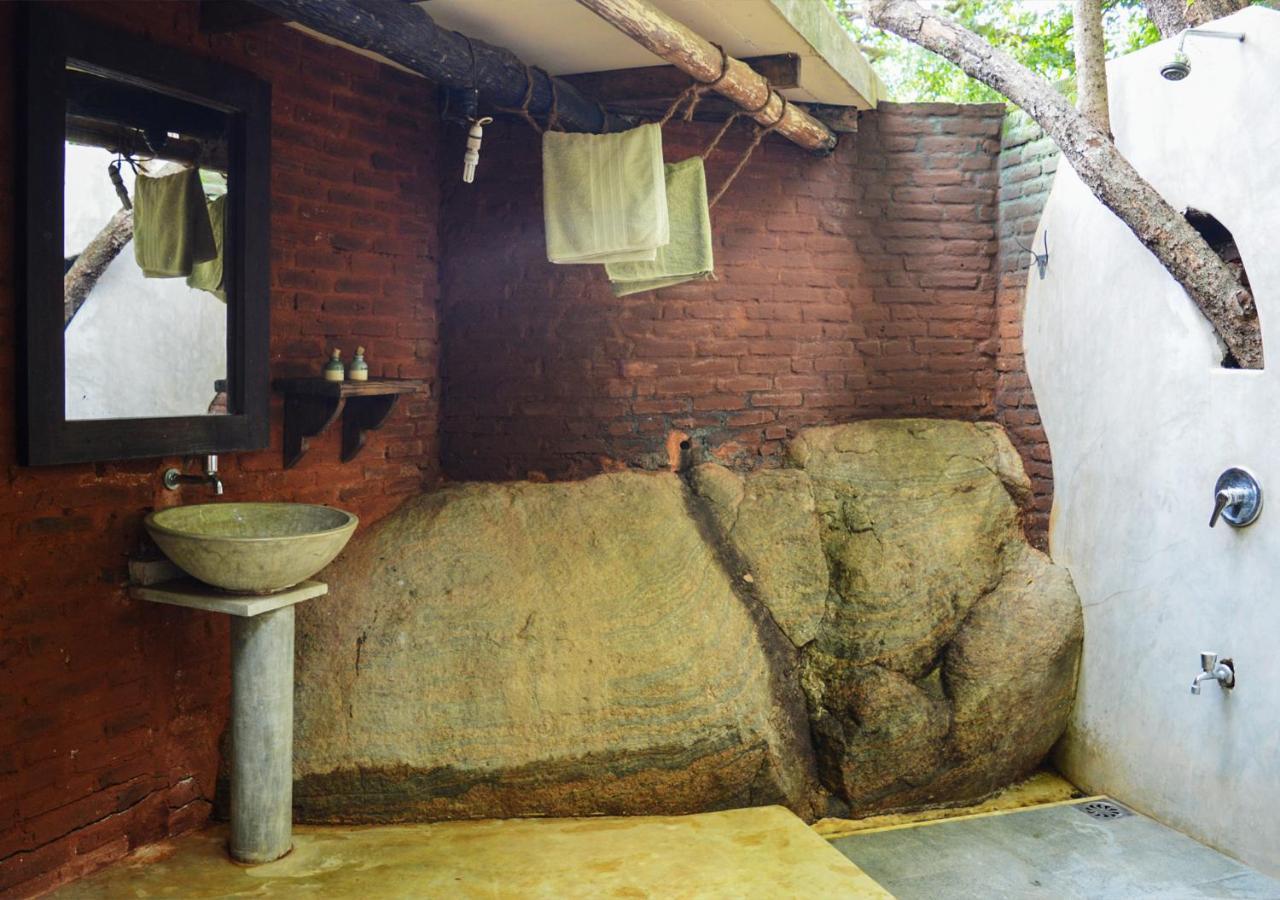 Back Of Beyond - Wild Haven Villa Sigiriya Exterior photo